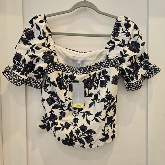 Antonio Melani Floral Embroidered Top NEW - Picture 3 of 8